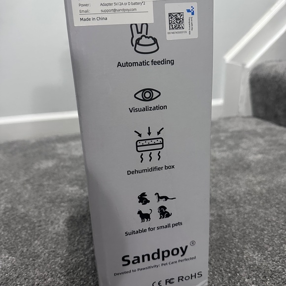 Hanging Automatic Rabbit Feeder - White - Picture 12 of 16